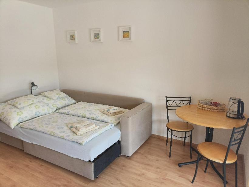 Ubytovani U Vrbicky - Blizko Prahy Unhošť Extérieur photo